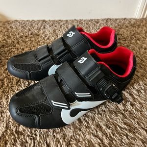 Like new Peloton biking shoes!